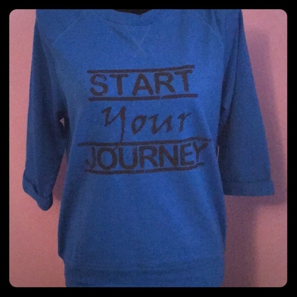 🎉 SALE PINK Lotus blue crew neck sweatshirt